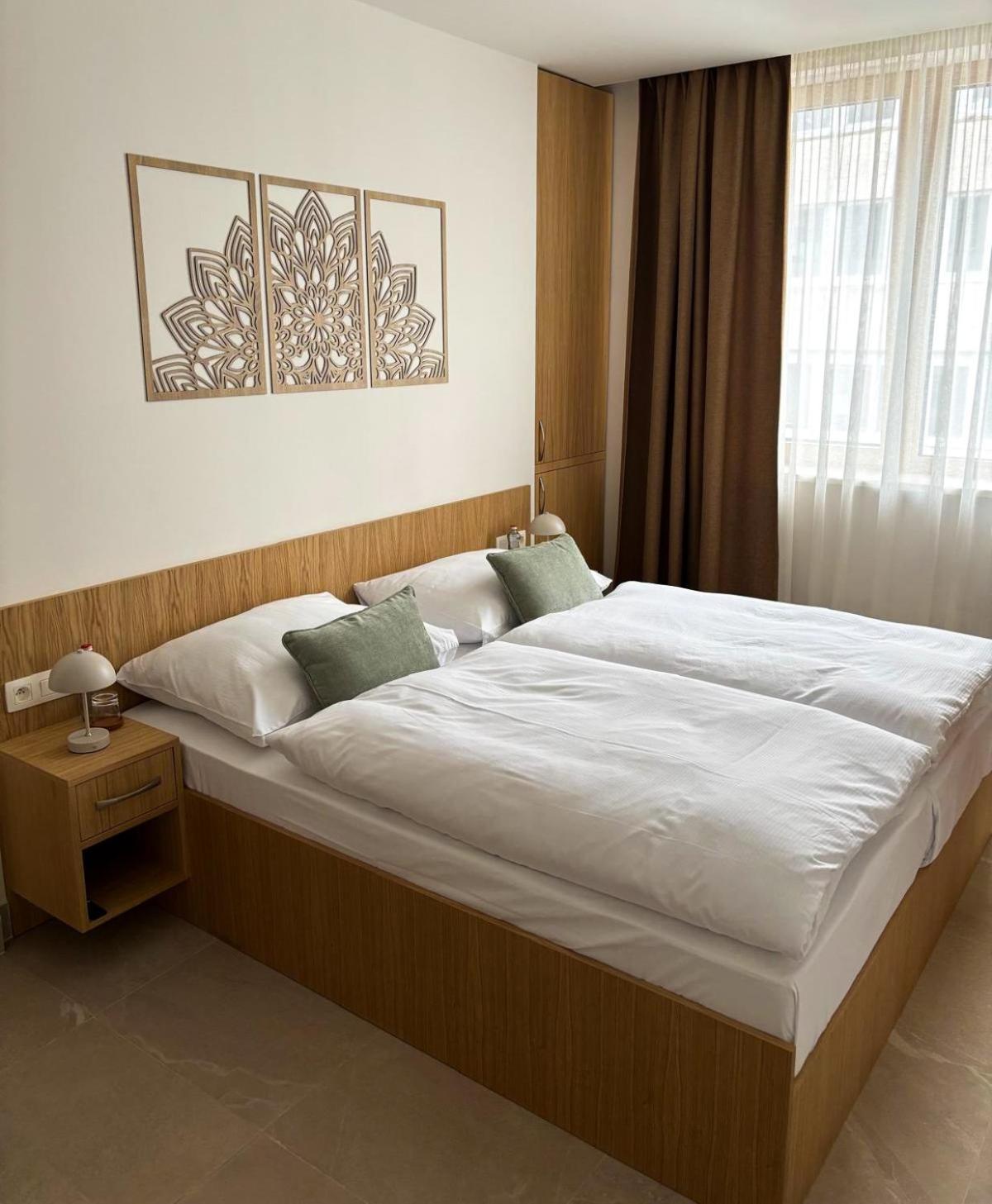 Raj Zdravia Hotel Bratislava Buitenkant foto